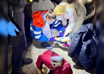 Moncada | Un joven acaba hospitalizado tras ingerir una botella entera de alcohol