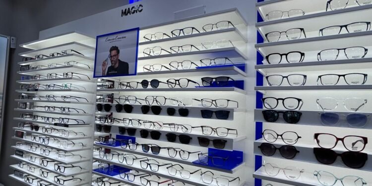 Alain Afflelou la óptica inteligente para el cuidado de la salud visual y auditiva