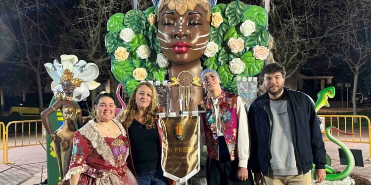 L’Avinguda primer premi a la promoció del valencià en les Falles de Montcada