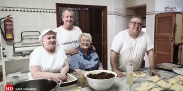 El Forn de Manolo apaga sus fogones en el corazón del barrio Badia por jubilación