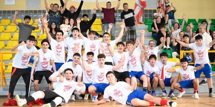 El Juvenil del CFS At. Moncadense se proclama campeón de liga y asciende a la Autonómica