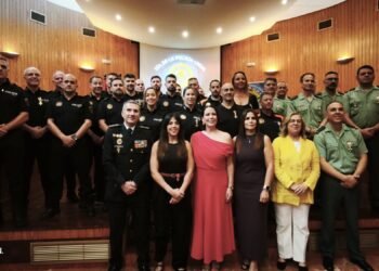 Moncada rinde homenaje a su policía local