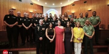 Moncada rinde homenaje a su policía local