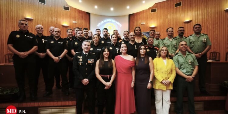 Moncada rinde homenaje a su policía local