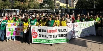 Seguimiento masivo de la huelga de docentes en los centros de Moncada