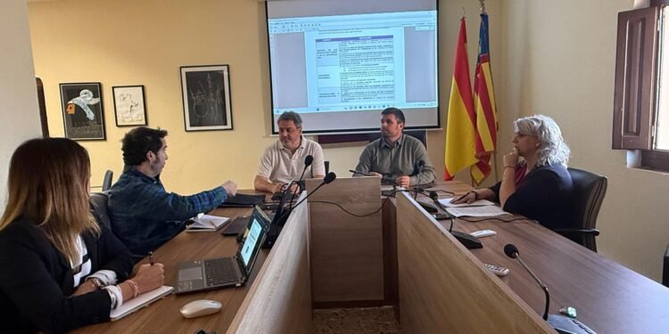 La EGM del polígono de Alfara acelera su plan de movilidad de la mano de Aemon