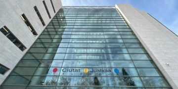 Dos años de cárcel para un frutero de Moncada por agredir sexualmente a una menor