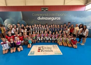 El Club Aeróbic Moncada conquista España con una actuación histórica