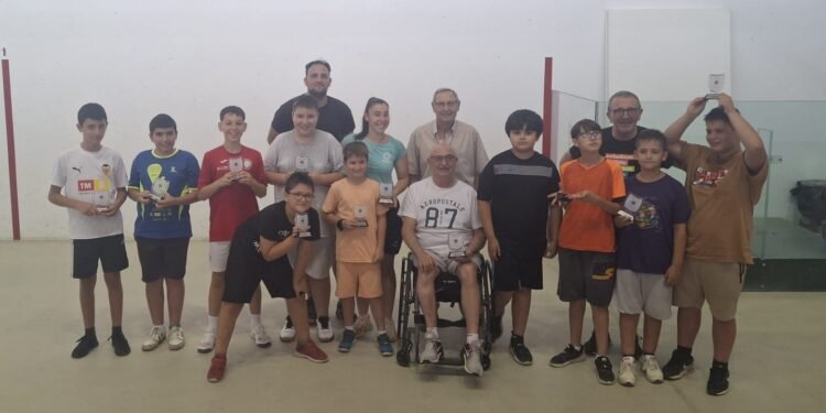L’Escola de pilota valenciana tanca el curs i mira cap a la final infantil de raspall
