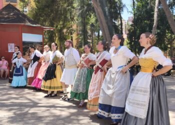 Intercanvi entre l’Agrupació Folklòrica de Moncada i el Grup Farfalar de Campanar