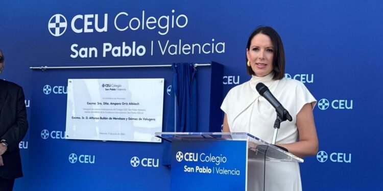 La alcaldesa inaugura las nuevas instalaciones del colegio CEU San Pablo