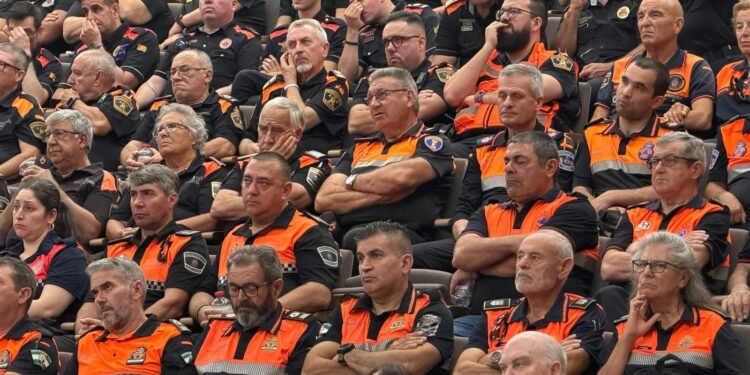 Los voluntarios de Protección Civil reivindican su papel en las emergencias
