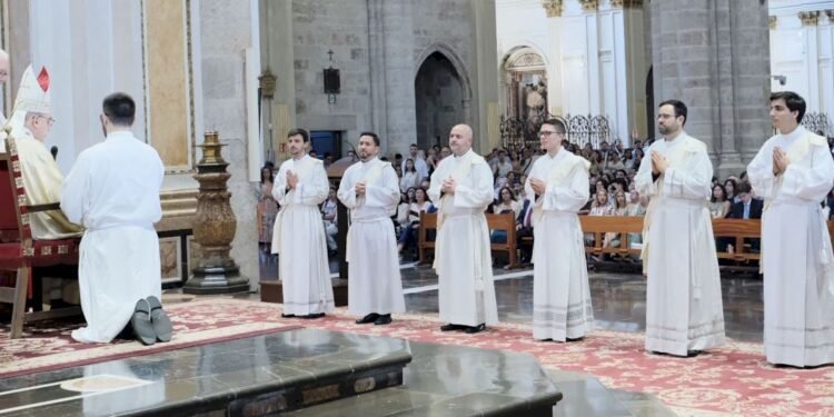 Ordenación sacerdotal de Juan Manuel Martínez de San Isidro de Benagéber