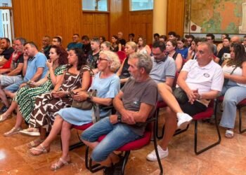 Orts y Pérez se reúnen con las clavarías y asociaciones para planificar las fiestas