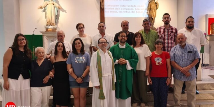 Juan Manuel Martínez oficia su primera misa en San Isidro tras su ordenación