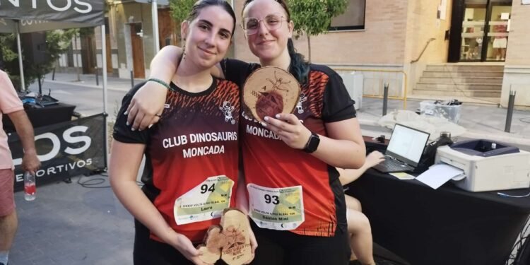 Las hermanas Carolina y Laura Santos suben al podio de la 10K de Albal