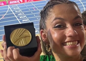 Carla Cruz, campeona de España de relevos 4×100 con el Playas de Castellón