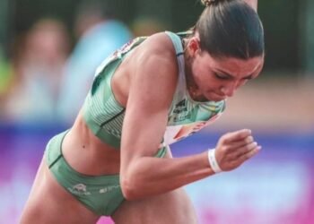 Carla Cruz, campeona de España de relevos 4×100 con el Playas de Castellón