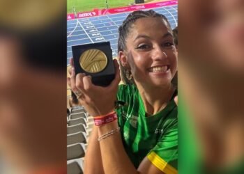 Carla Cruz, campeona de España de relevos 4×100 con el Playas de Castellón