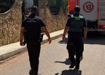 La explosión de un inversor de placa solar moviliza a Guardia Civil, Bomberos y policía