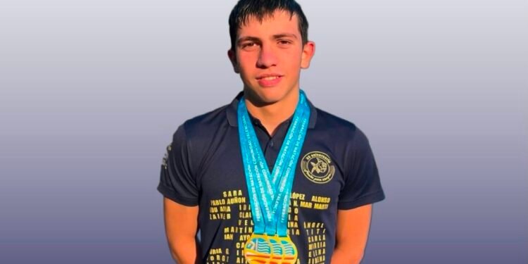 El nadador Joel Rosa firma un triplete de oro y proyecta el nombre del CN Moncada
