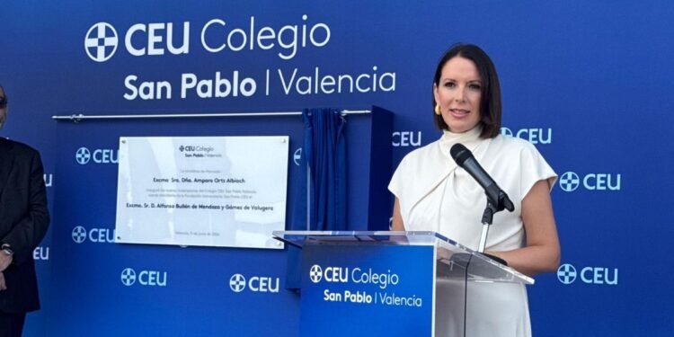 El Ayuntamiento convoca 4 becas CEU para estudiantes empadronados en Moncada