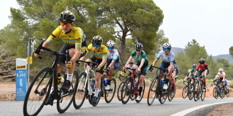 Rocafort acoge la última etapa de la Challenge de Ciclismo Femenino de la CV