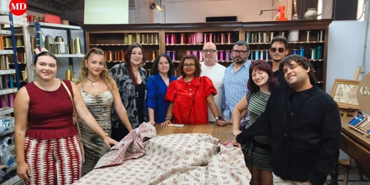 Hilos de la Seda entrega el tejido a los diez diseñadores finalistas de la Gala 2026
