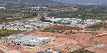 Moncada afronta un otoño de vertigo ante su ‘revolución industrial y comercial’