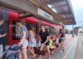 Metrovalencia facilitará el desplazamiento masivo hacia la playa de la Malvarrosa