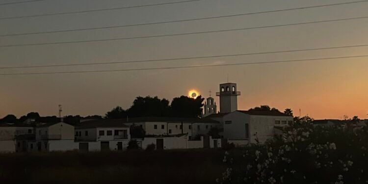 Las imágenes del eclipse en Moncada