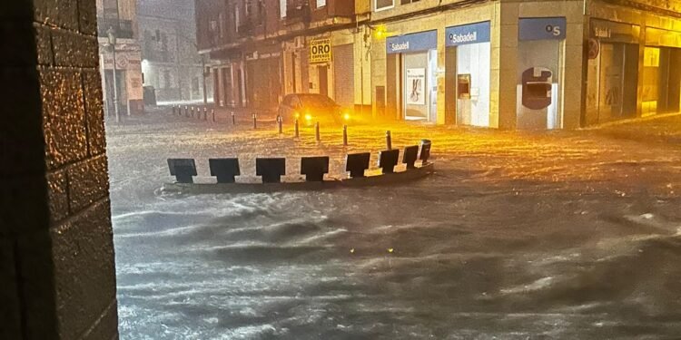 Última Hora Moncada: Una brutal tromba de agua causa inundaciones en bajos
