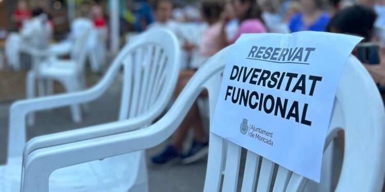 Montcada habilita una zona per a persones amb mobilitat reduïda en els espais festius