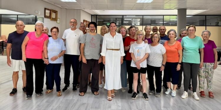 Orts da la bienvenida a los mayores del programa de actividades saludables