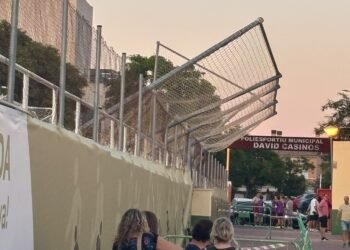 Exigen la reparación de las vallas de seguridad de los campos de fútbol