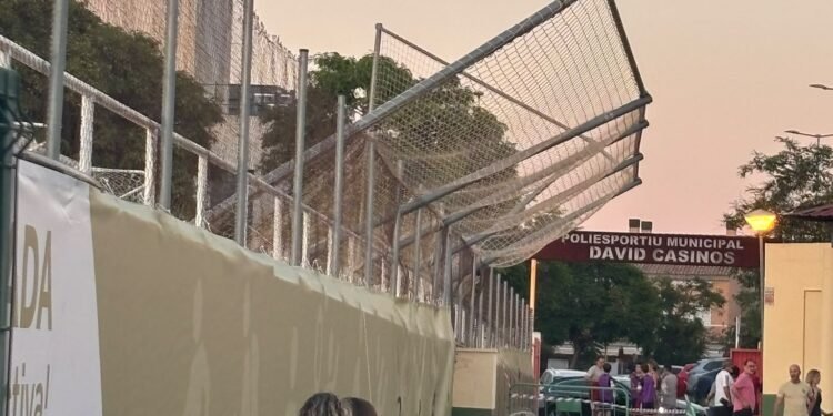 Exigen la reparación de las vallas de seguridad de los campos de fútbol