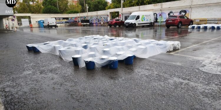 Última hora | La lluvia retrasa la procesión aunque se mantiene la ‘nit de les paelles’