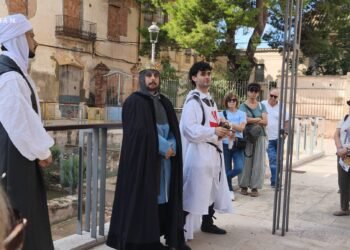 Montcada inicia amb una ruta teatralitzada pels carrers els actes de l’Any Jaume I