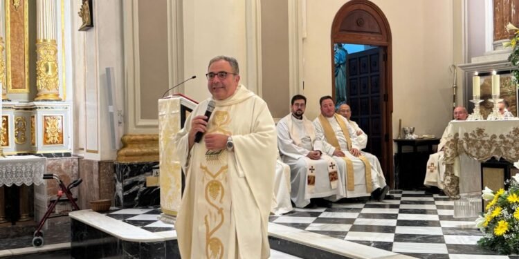 Javier Claumarchirant toma posesión como nuevo párroco de Moncada