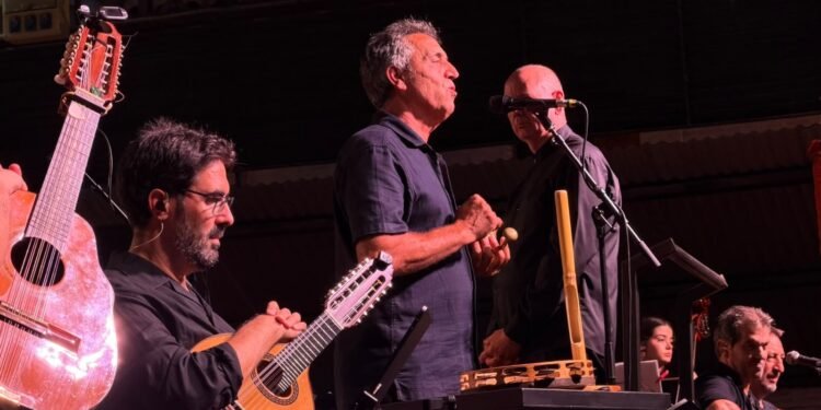 Botifarra i la banda del Centre Artístic Musical posen veu i música a l’any Jaume I