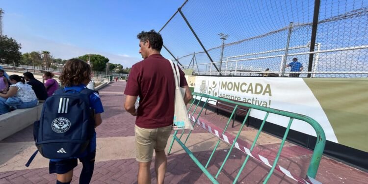 Adjudican la sustitución de las vallas del polideportivo dañadas por el temporal