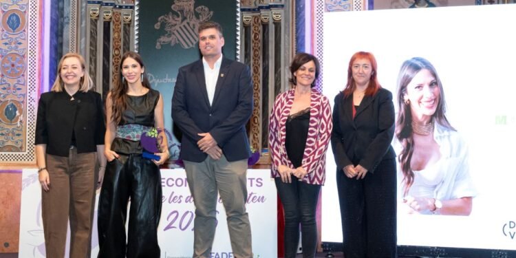 La Diputació reconeix a l’emprenedora d’Alfara del Patriarca María José Alfonso