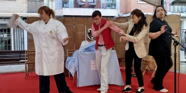 Montcada reitera el suport municipal a Anidea Teatre i la seua tasca cultural