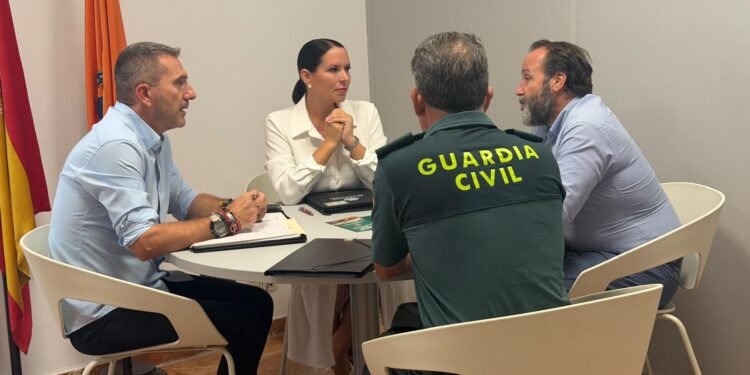La Guardia Civil refuerza la prevención de estafas en personas mayores de Moncada