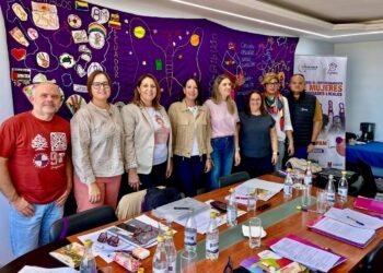Orts inicia su agenda en Ecuador con un encuentro sobre igualdad y derechos de las mujeres