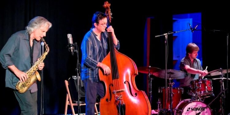 CMS Trio amb Perico Sambeat, Javier Colina y Marc Miralta hui al Montcajazz